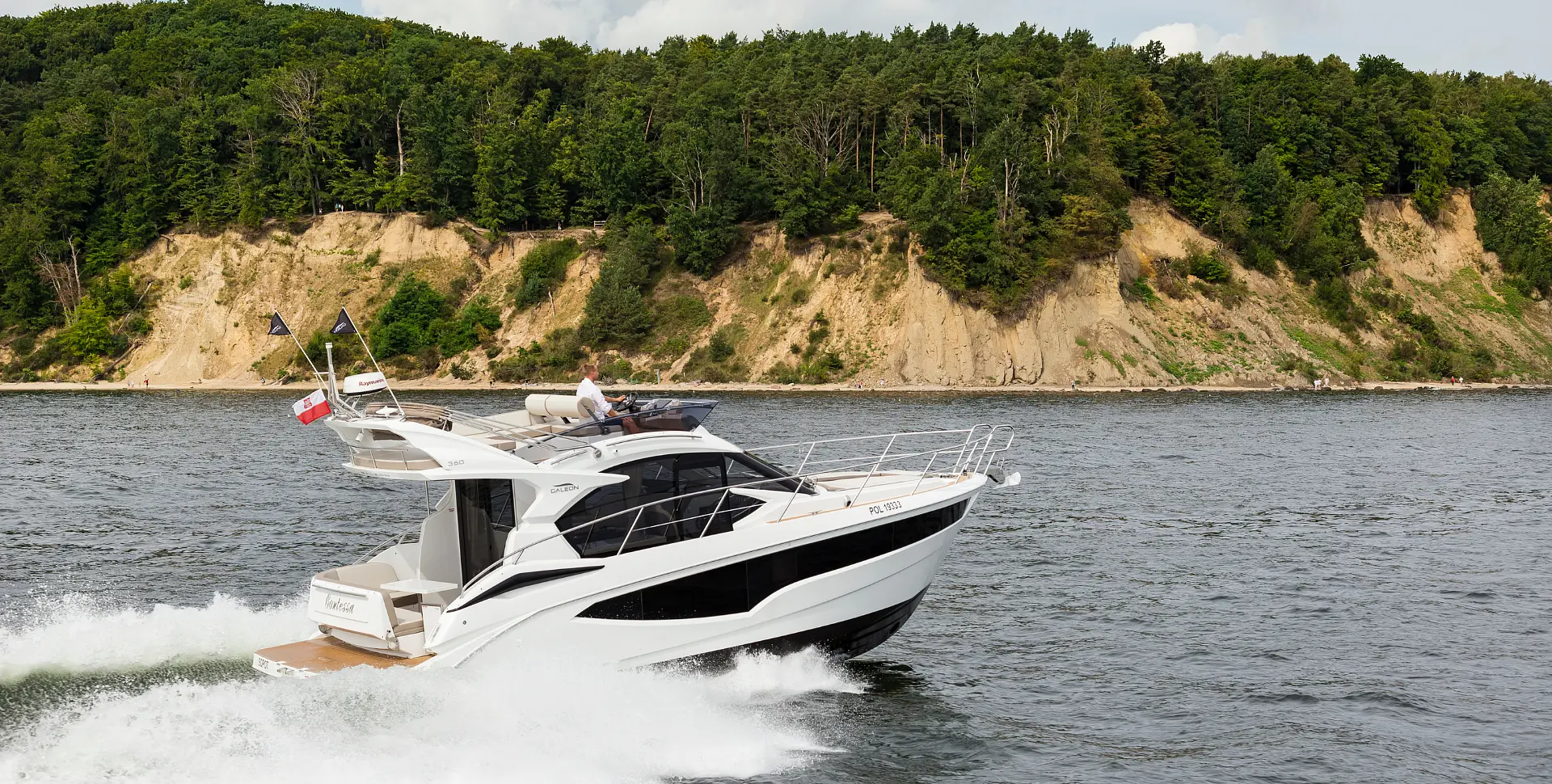 GALEON 360 FLY yacht