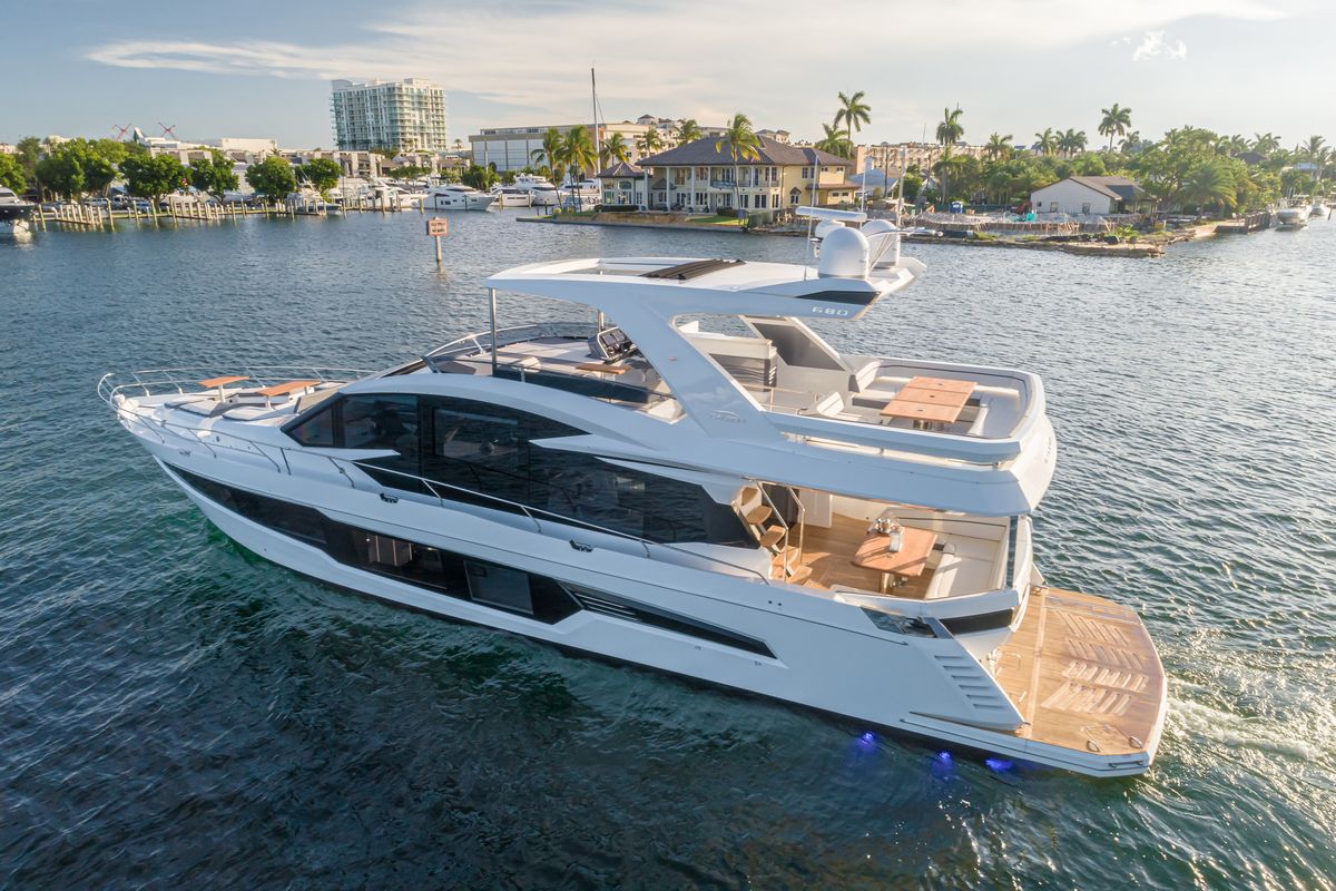 Galeon 680 FLY yacht