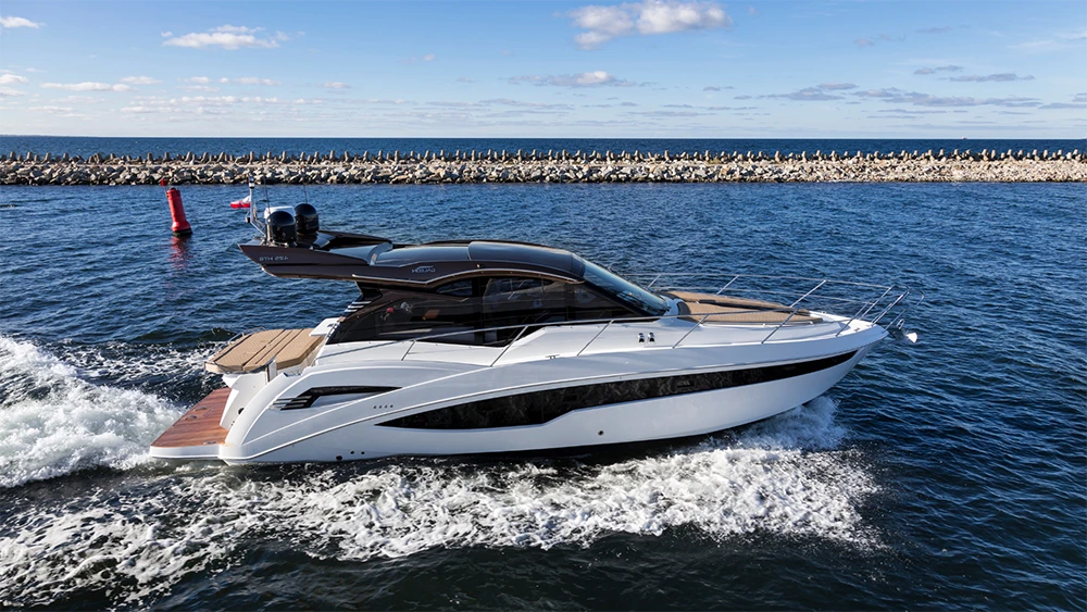 GALEON 425 HTS yacht