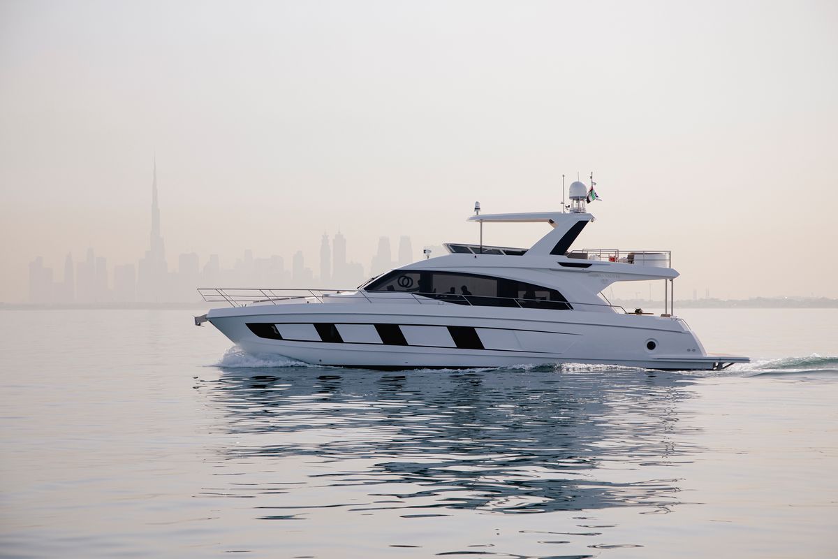 Majesty 62 yacht