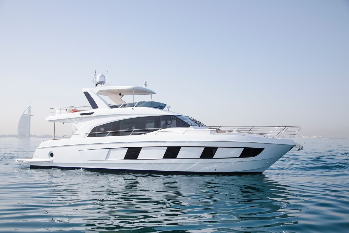 Majesty 62 yacht