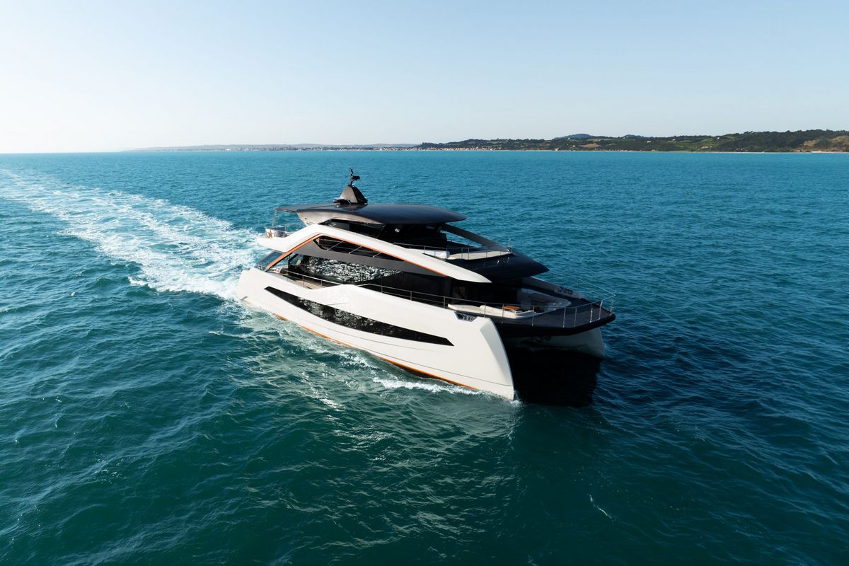 WIDERCAT 92 yacht