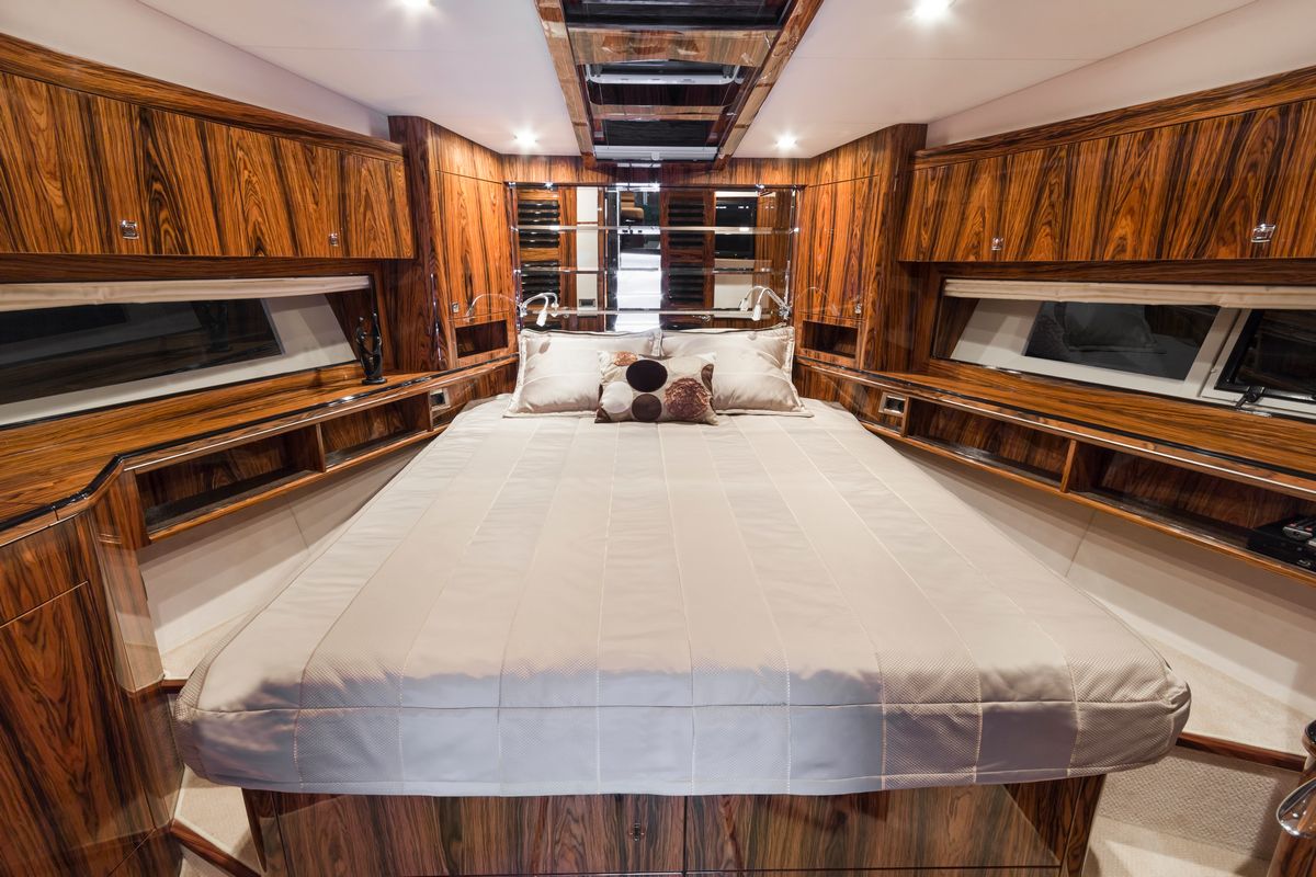 GALEON 550 FLY yacht