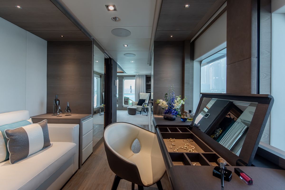 MAJESTY 175 yacht