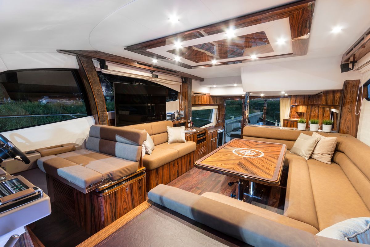 GALEON 550 FLY yacht
