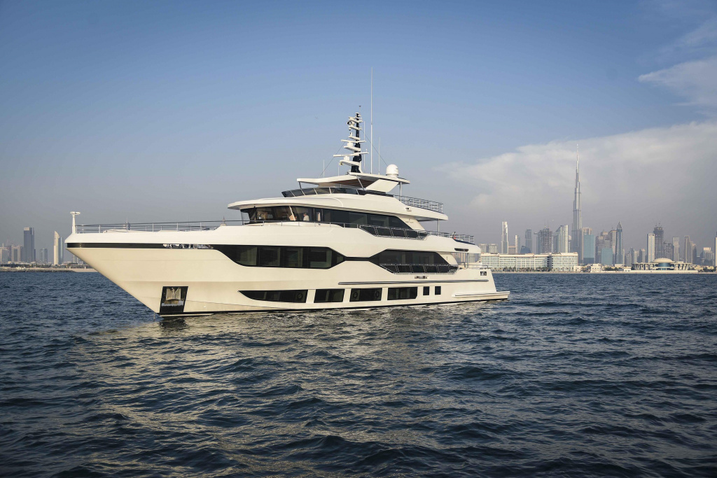 Majesty 120 in Dubai (3).jpg Majesty 120 in Dubai (3).jpg