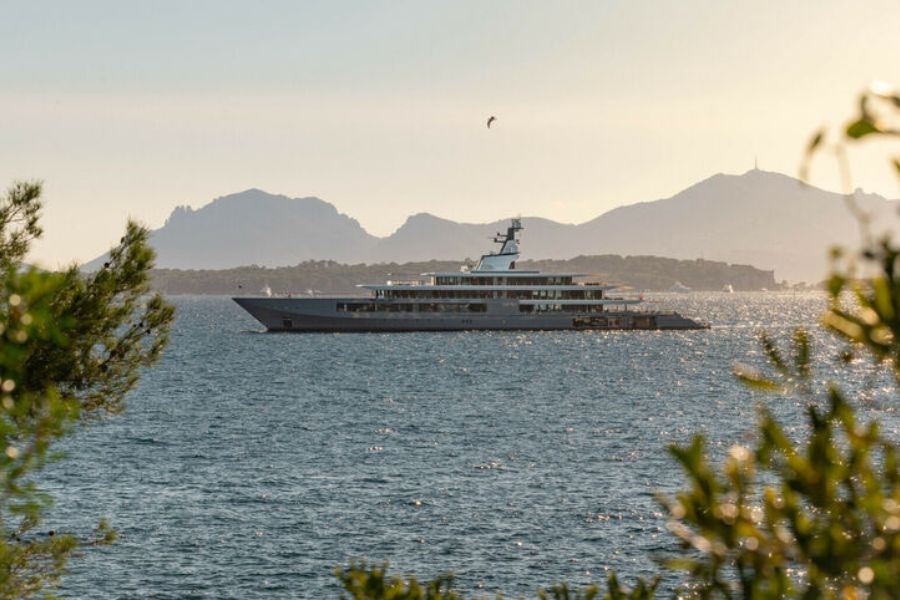 Steven Spielberg's New Mega-Yacht 109m Seven Seas