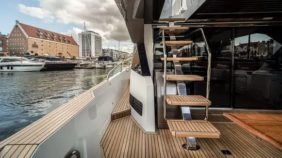 GALEON 700 SKY yacht