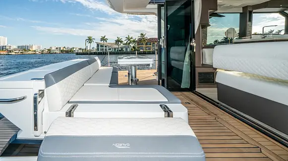 GALEON 400 FLY yacht