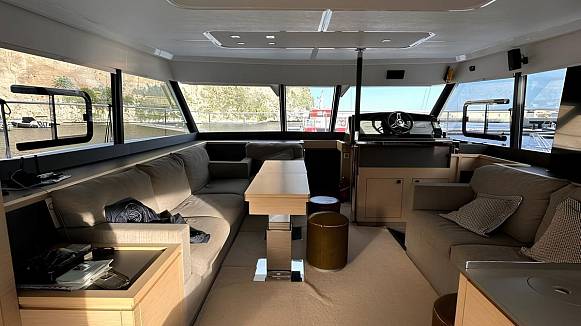 Fountaine Pajot My6 yacht