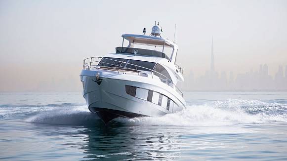 Majesty 62 yacht