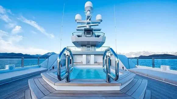 CLOUDBREAK yacht