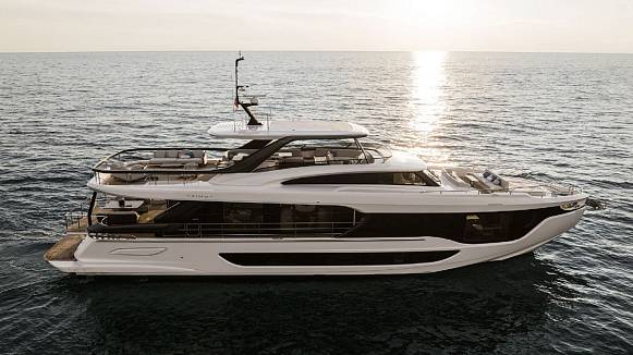 AZIMUT GRANDE 26 M yacht