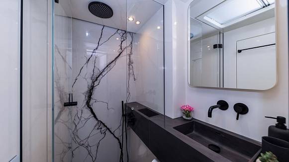 SUNREEF 60 SAILING yacht