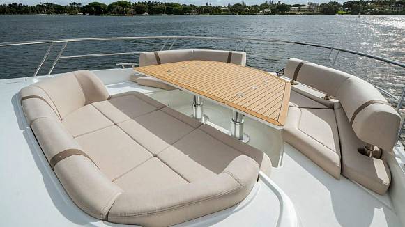 GALEON 520 FLY yacht