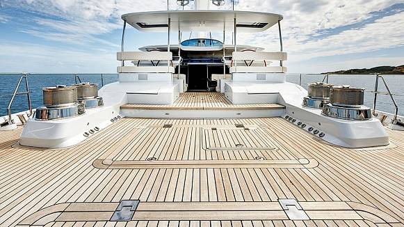 ENCORE yacht