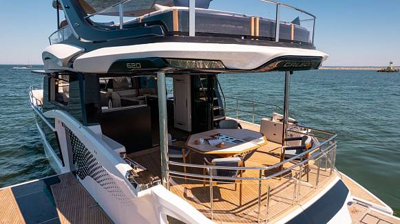 GALEON 620 FLY yacht