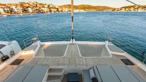 SUNREEF 60 SAILING yacht