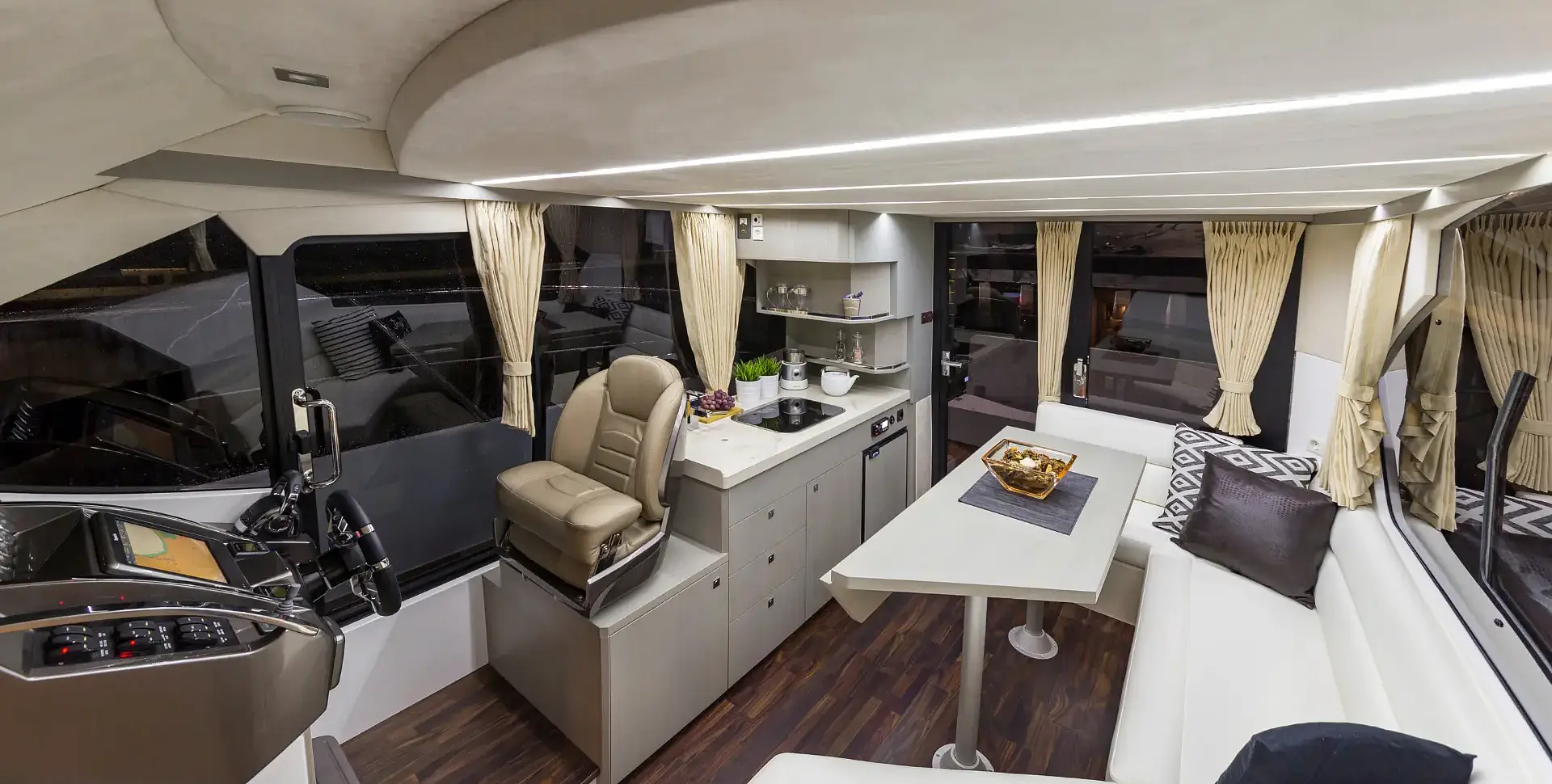 GALEON 360 FLY yacht