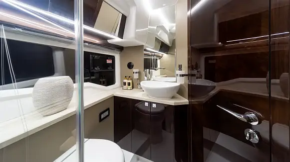 GALEON 410 HTC yacht