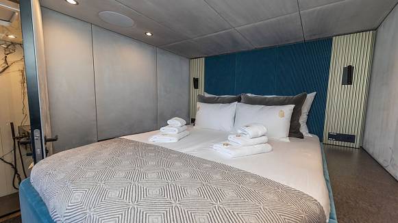 SUNREEF 60 SAILING yacht