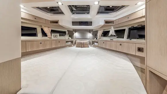 GALEON 360 FLY yacht