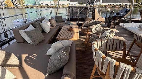 SUNREEF 60 SAILING yacht