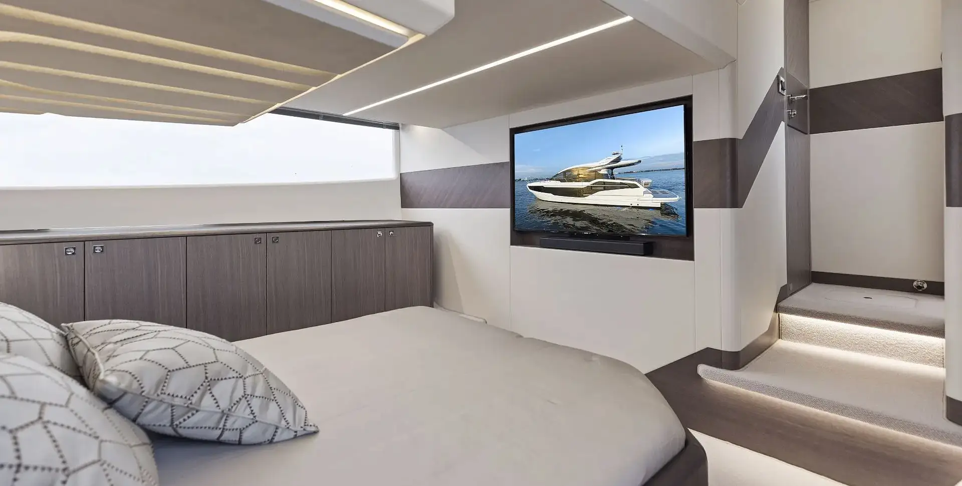 GALEON 450 HTC yacht