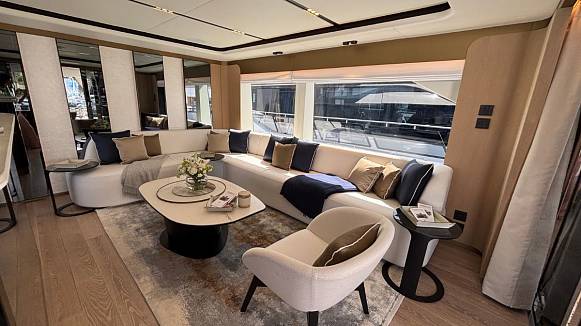 MAJESTY 112 TERRACE yacht