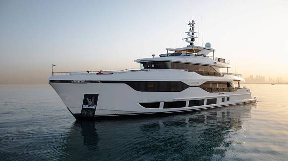 MAJESTY 120 yacht