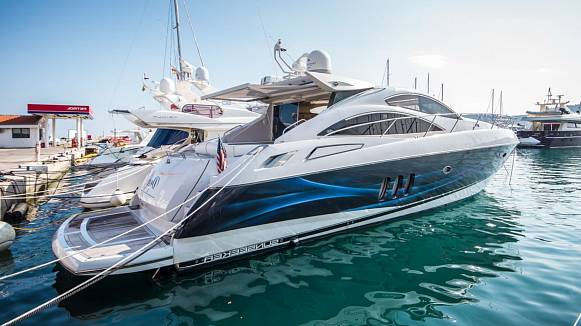 Sunseeker Predator 62 yacht