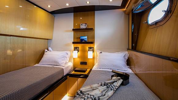 CAN'T REMEMBER yacht