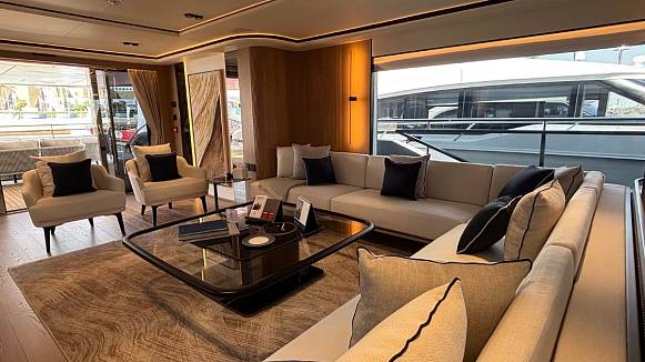 MAJESTY 112 TERRACE yacht