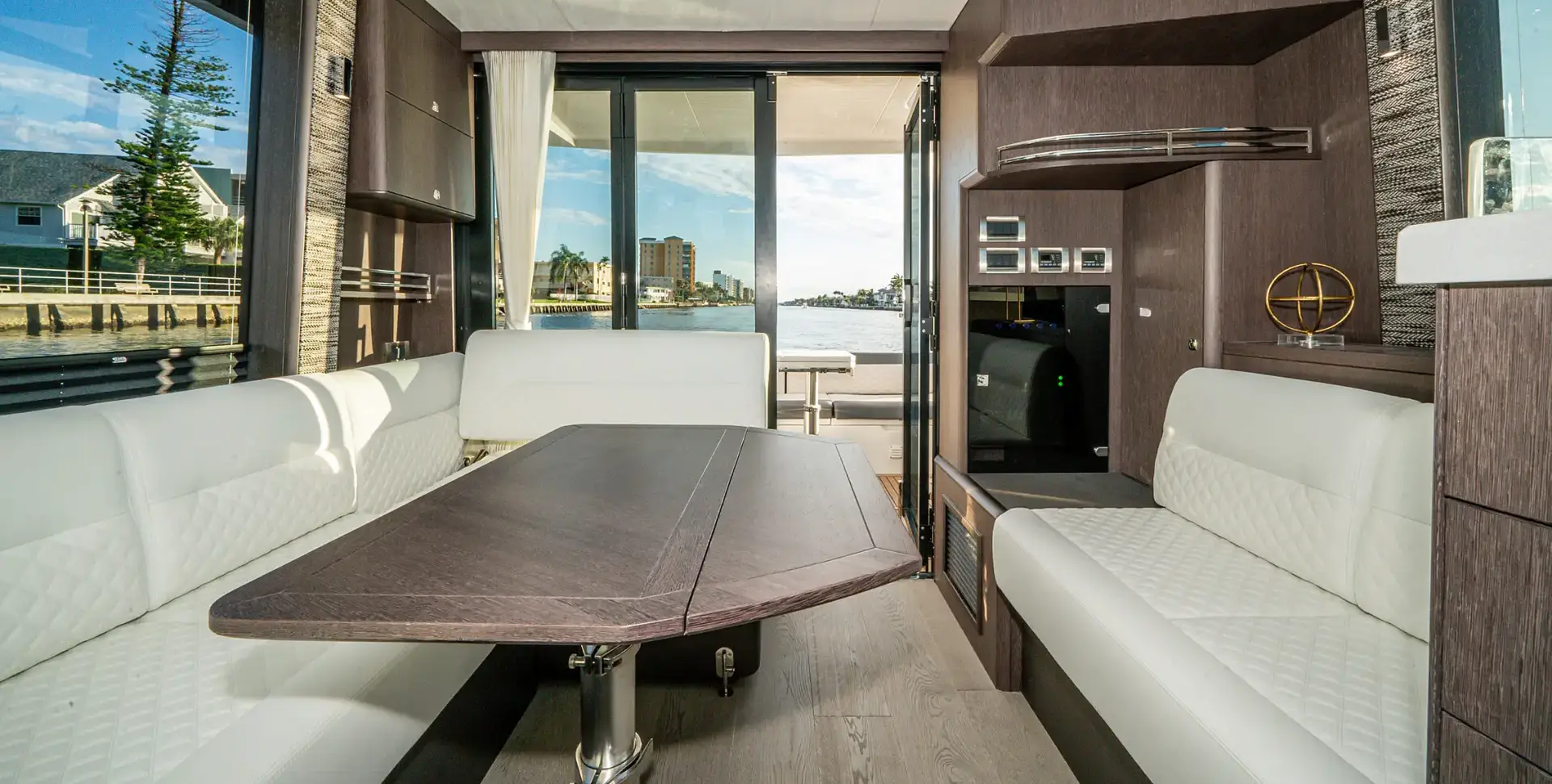 GALEON 400 FLY yacht