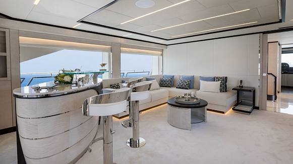 MAJESTY 120 yacht