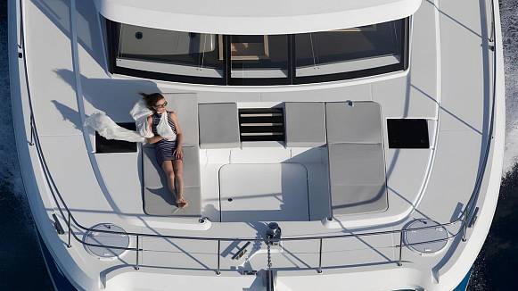 Fountaine Pajot My6 yacht
