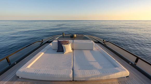 BGX 73 yacht