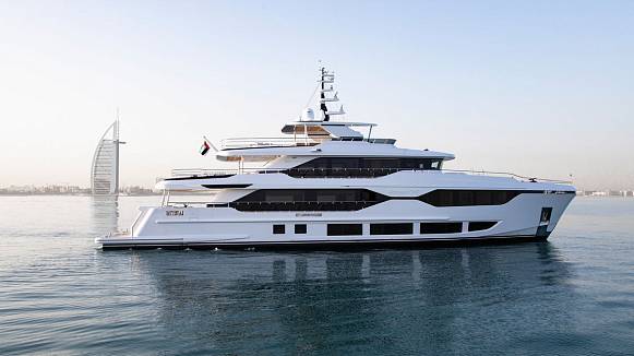 MAJESTY 120 yacht