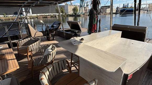 SUNREEF 60 SAILING yacht