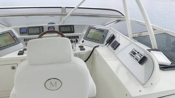 MARQUIS 690 FLY yacht