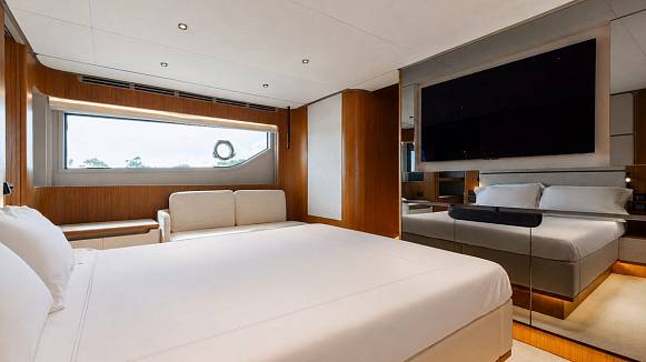 KATRIN I yacht