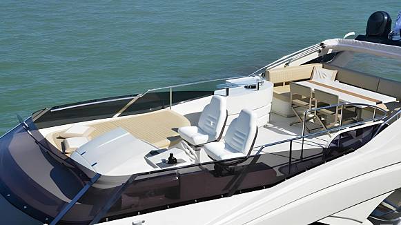 DOMINATOR 640 S yacht