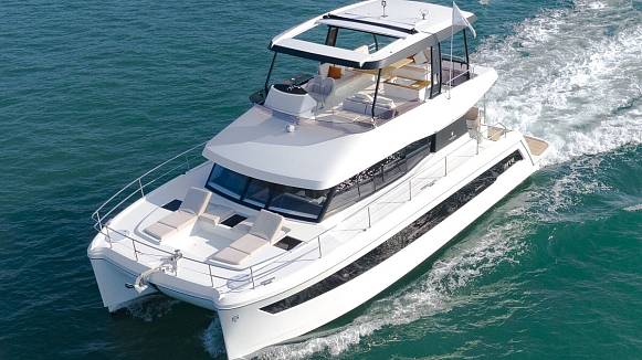 Fountaine Pajot My6 yacht