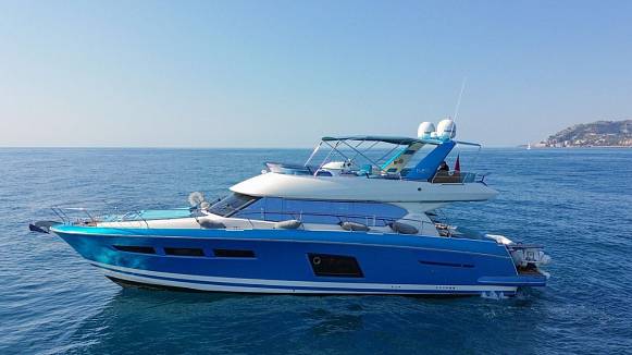 PRESTIGE 620 yacht