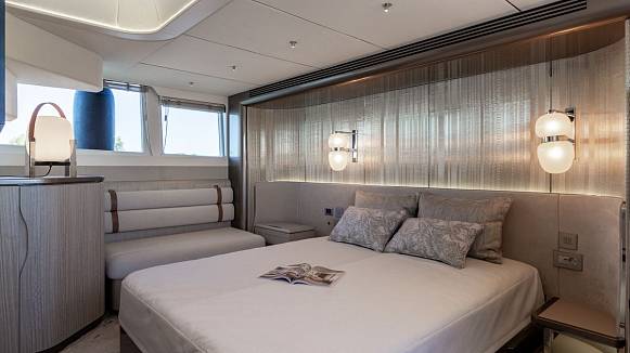 GALEON 620 FLY yacht