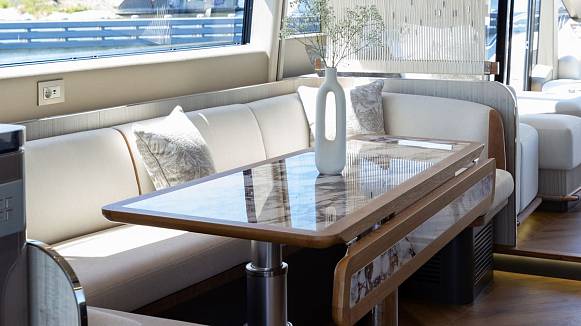GALEON 620 FLY yacht