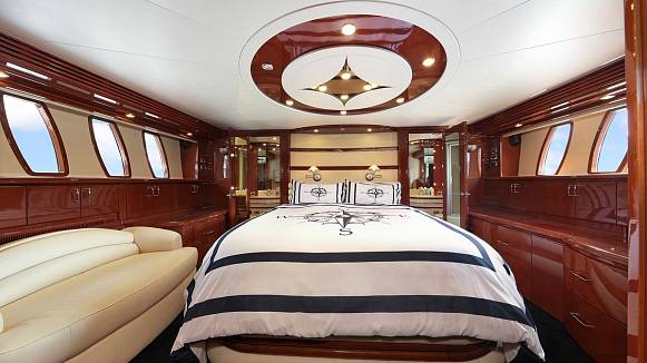 MARQUIS 690 FLY yacht