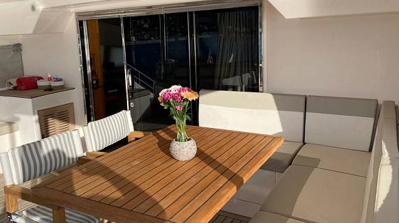 PRIVILEGE SERIE 6 yacht