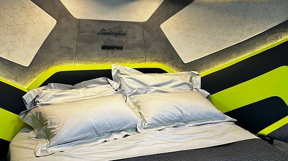 LAMBORGHINI 63 yacht