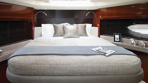 PRINCESS 72 yacht